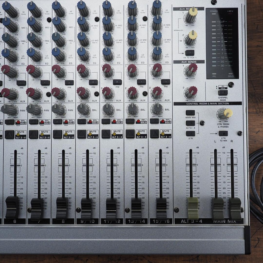 BEHRINGER EURORACK MX2004A 動作確認済 アダプターあり