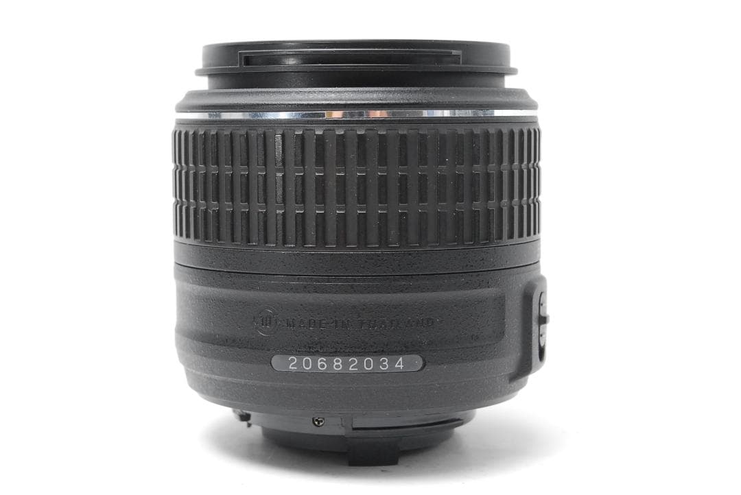 新品級ショット数　Nikon D5500　WiFI搭載　タッチパネル　スマホ転送