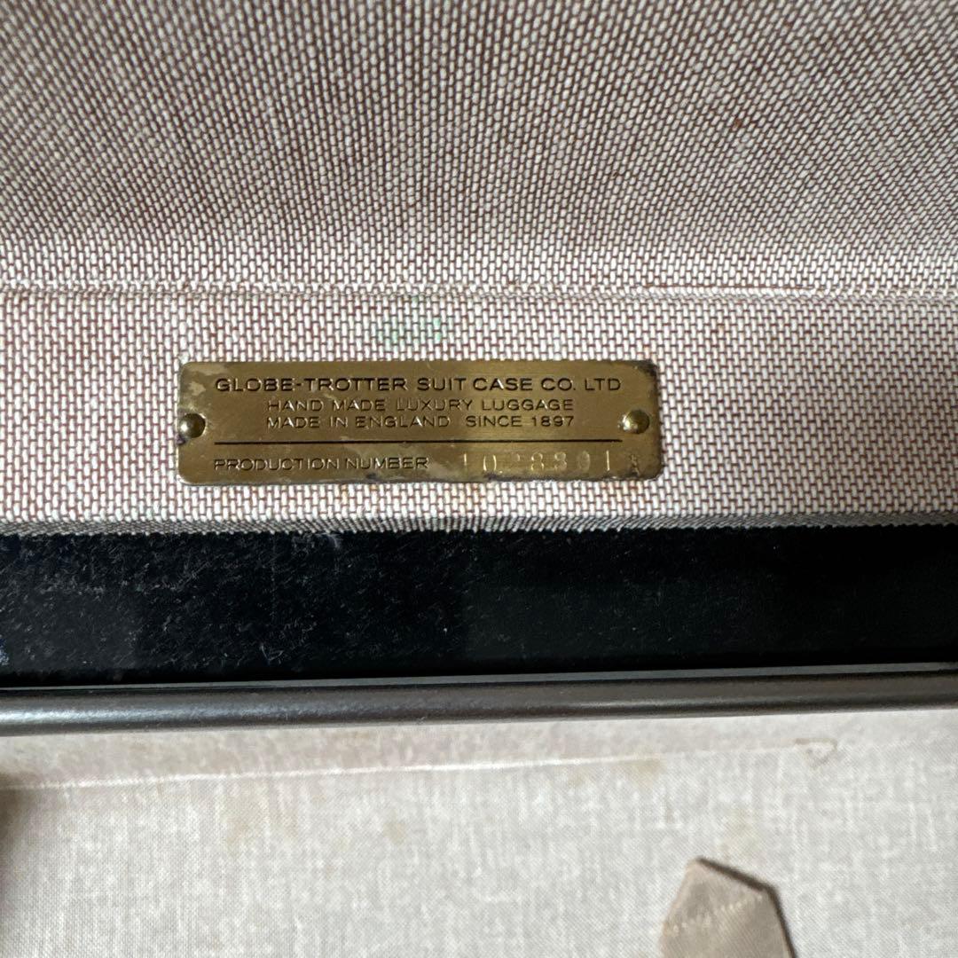 グローブトロッター大型黒いキャリーケース