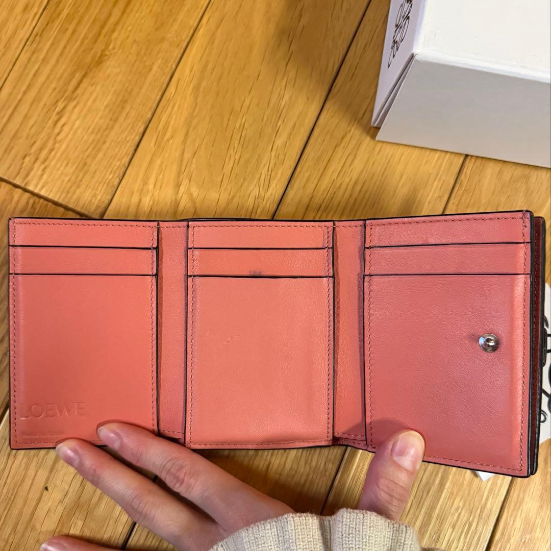 【LOEWE】トライフォールド ウォレット（ソフトグレインカーフ）
