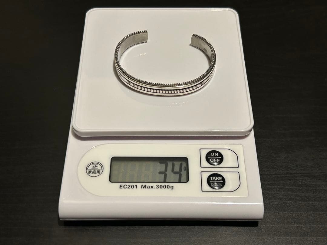 ナバホ Taheスターリングシルバー バングル