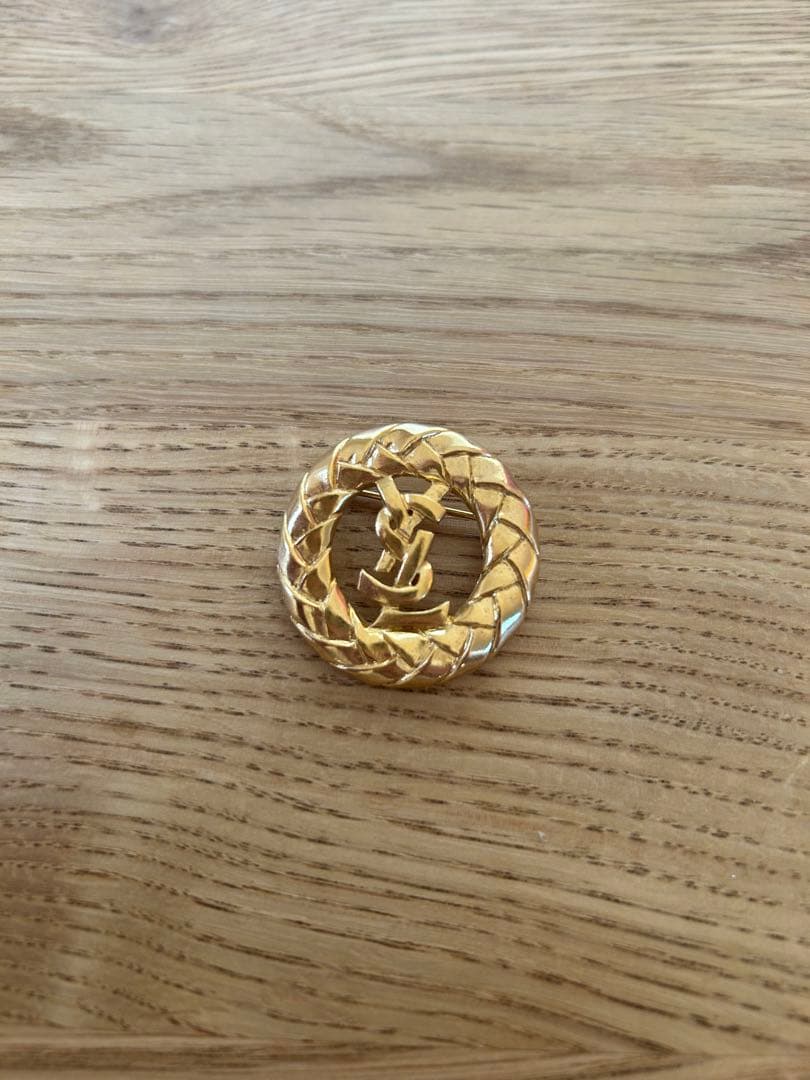 イヴサンローラン ブローチ