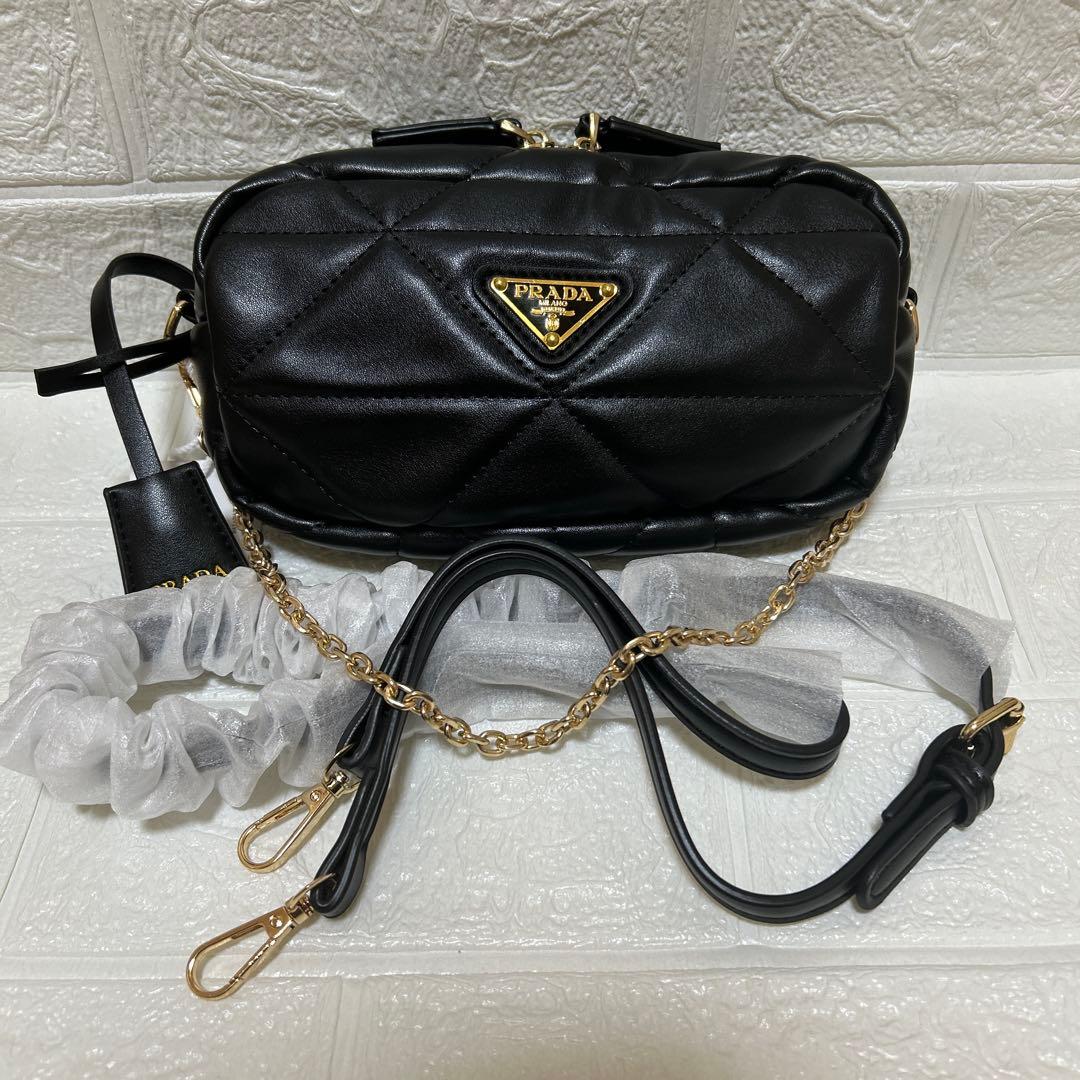 PRADA ノベルティブラック キルティング ショルダーバッグ