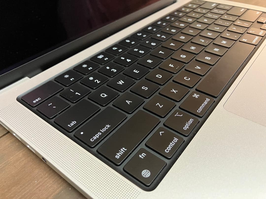 美品 MacBook Pro M3 16GB 1TB SSD US配列キーボード