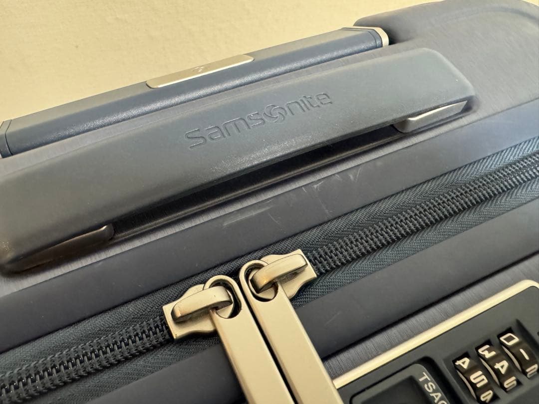 SAMSONITEサムソナイト　EVOA ZエヴォアZ DeepBlue