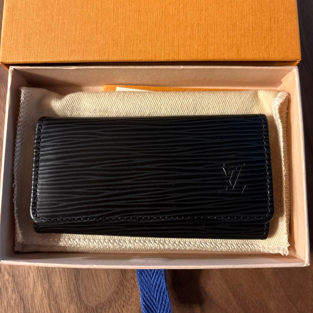 S*I様 【美品】LOUIS VUITTON 濃紺 エピレザー キーケース　キー