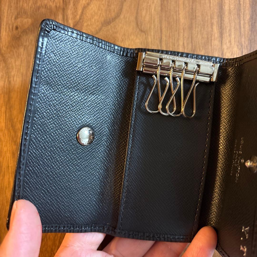 S*I様 【美品】LOUIS VUITTON 濃紺 エピレザー キーケース　キー