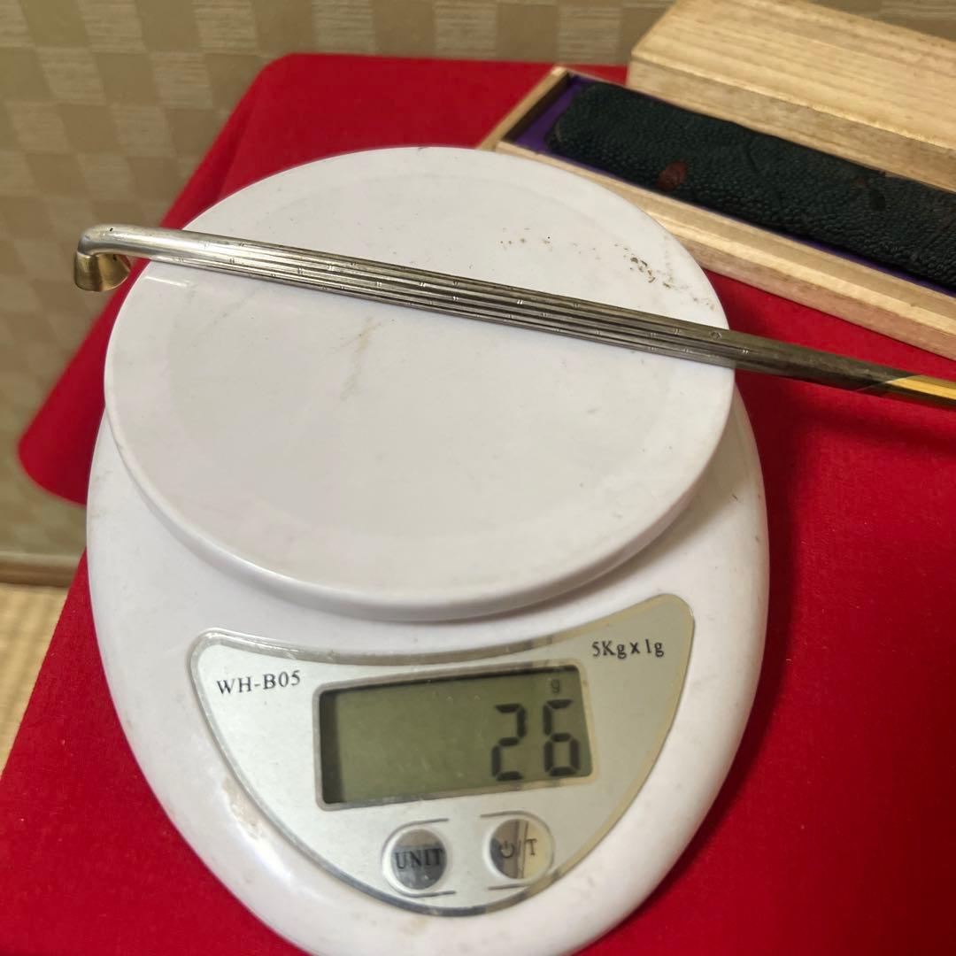 時代金工 在銘 金口火皿 K22刻印銀彫金 竹林図彫 キセル 更紗煙管袋付