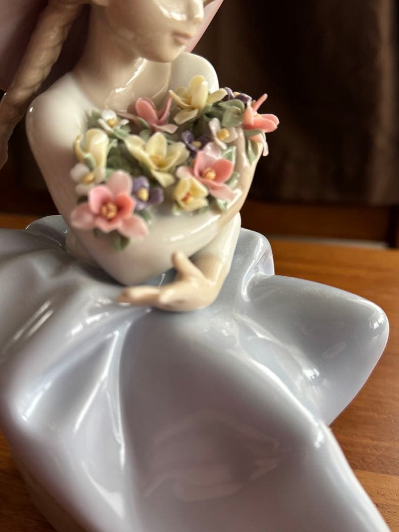 LLADRO リヤドロ・花の香りに包まれて　置物