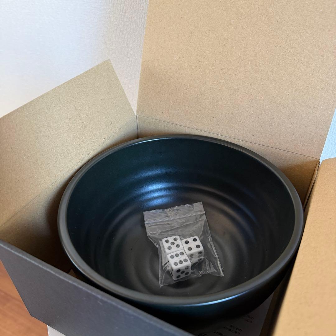 粗品　チンチロセット 黒い皿とサイコロ付き