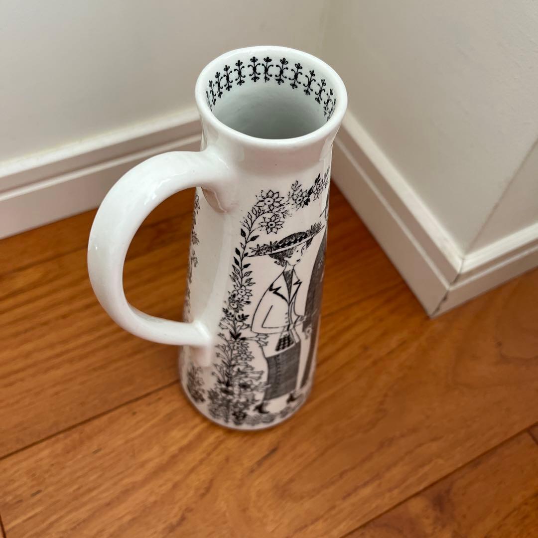 アラビア　陶器のピッチャー 白黒装飾