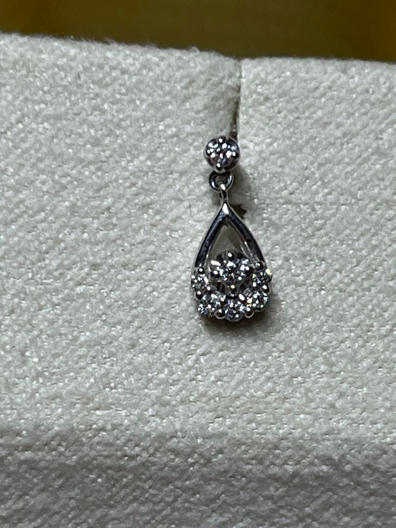 ヴァンドーム青山 プラチナ ダイヤモンド付ピアス ティアドロップ型