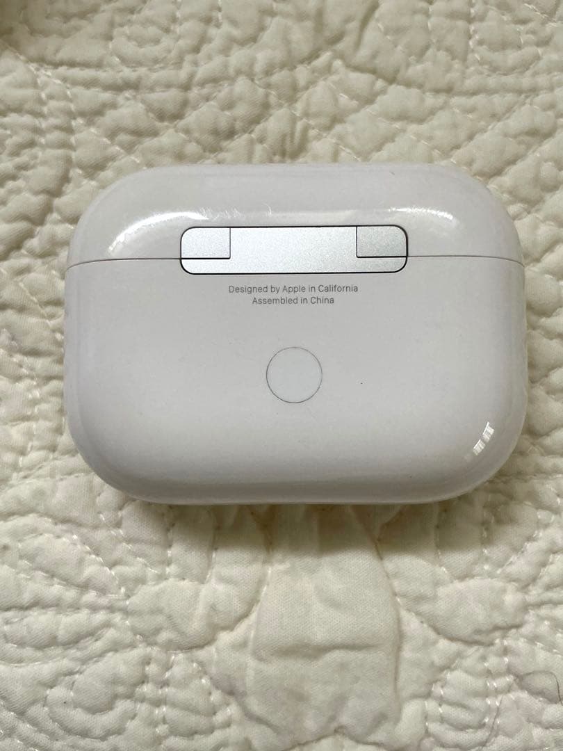 AirPods Pro 第2世代　充電ケース・Lightningケーブル付き