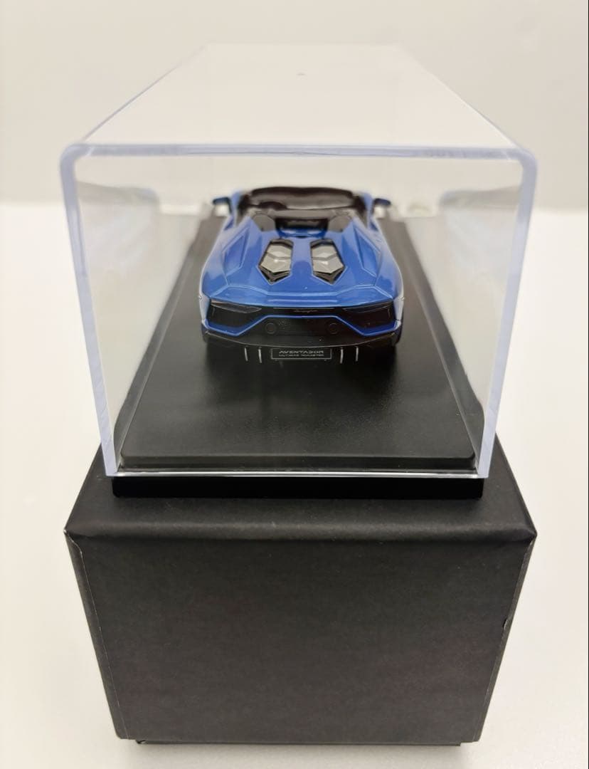 ルックスマート 1/43 ランボルギーニ アヴェンタドール ウルティメ