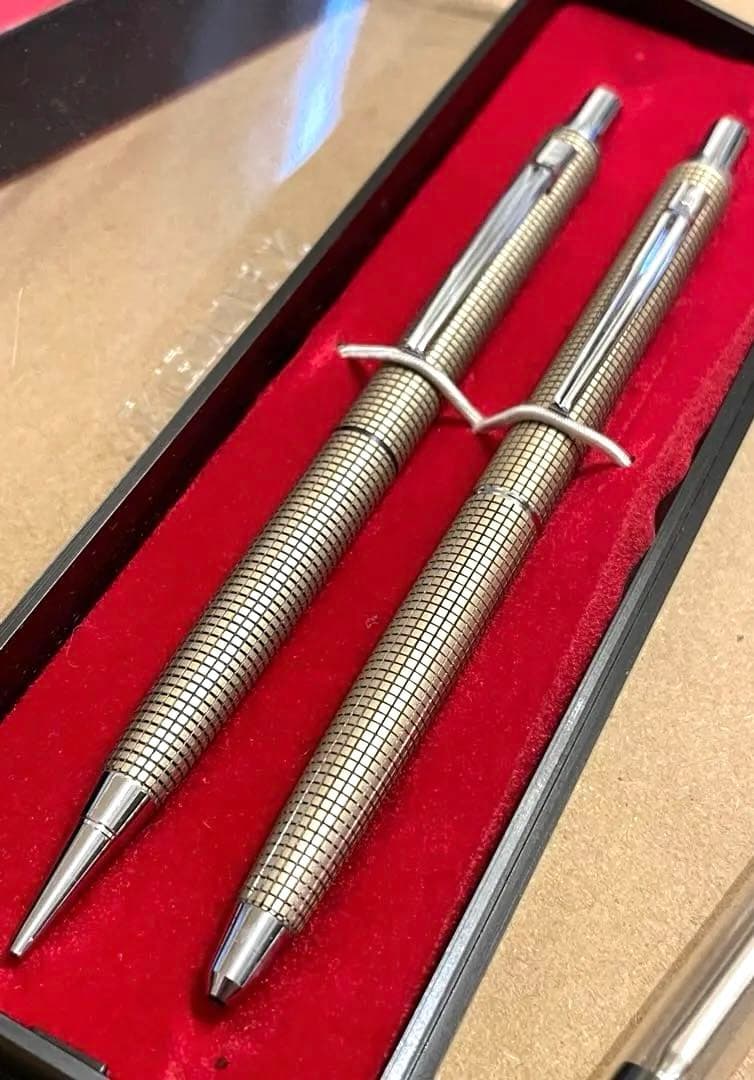 廃盤！ NEWMAN 1970年代 蝕刻 食刻 格子柄 ペンセット　新品未使用