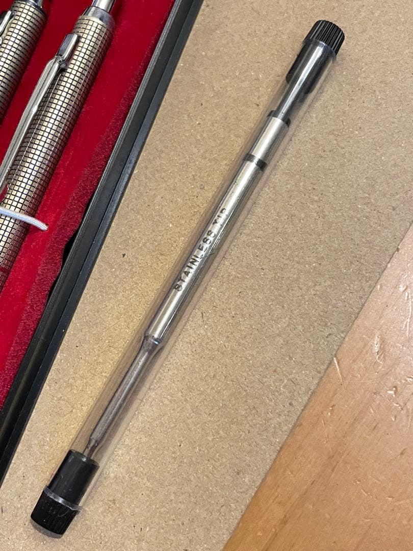 廃盤！ NEWMAN 1970年代 蝕刻 食刻 格子柄 ペンセット　新品未使用