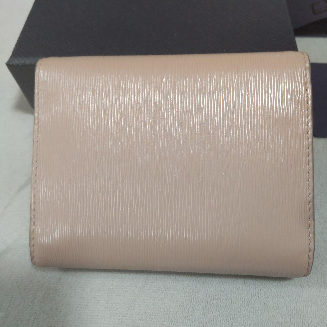 【あり】正規品 美品！PRADA プラダ 三つ折財布 ベージュ 1年間使用
