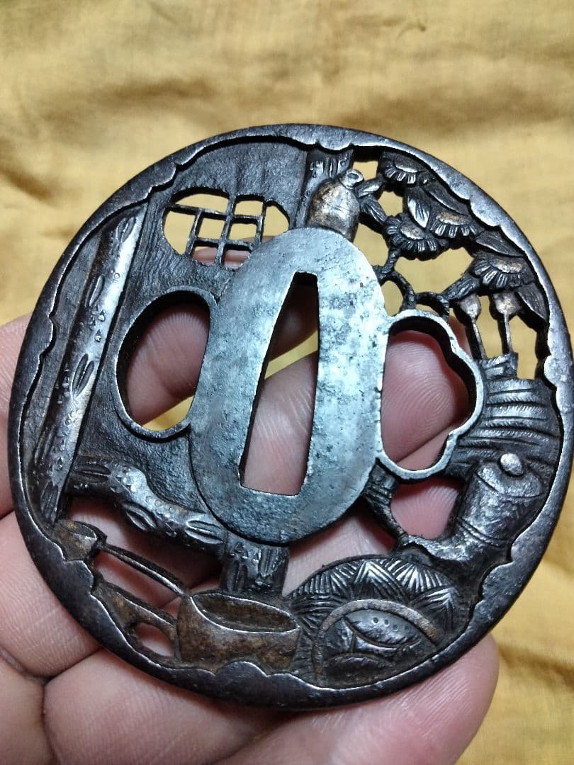 ♦最終価格♦　鉄鍔　鐔　(茶の湯透かし)　江戸時代　武州　箱付き