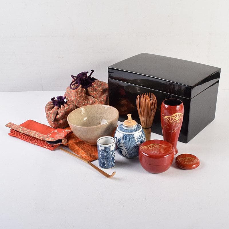 茶道具　黒塗茶箱　茶碗　朱塗　棗　香合など　十一点　一式　仕覆付　M　R8831