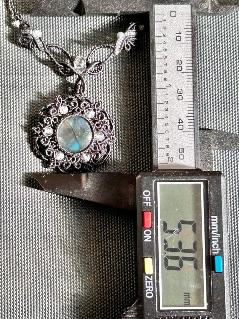 ルビーと水晶のマクラメネックレス/ラブラドライトと水晶のマクラメネックレス