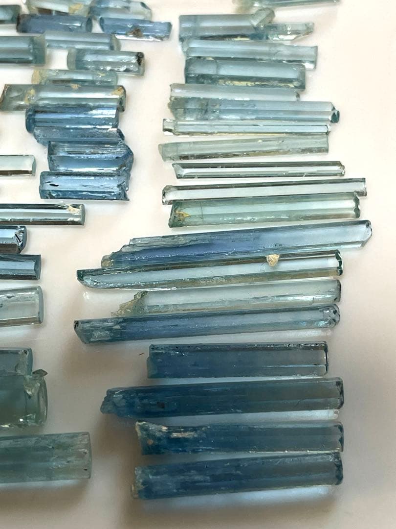 天然アクアマリン原石ロット - 結晶美と透明感 203.25ct ベトナム産