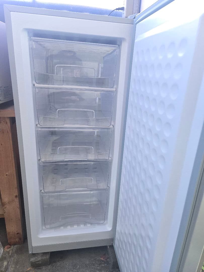 美品　2023年　5年長期保証レシート有　 1年使用　冷凍庫 YRT-C14H1