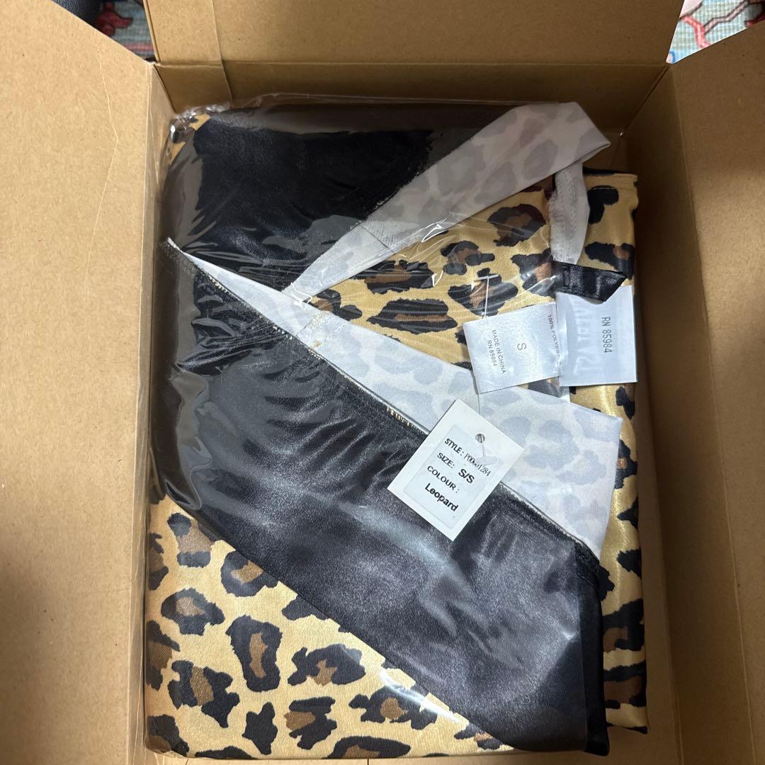 ボクシング SupremeEverlast Satin Hooded Boxing Robe