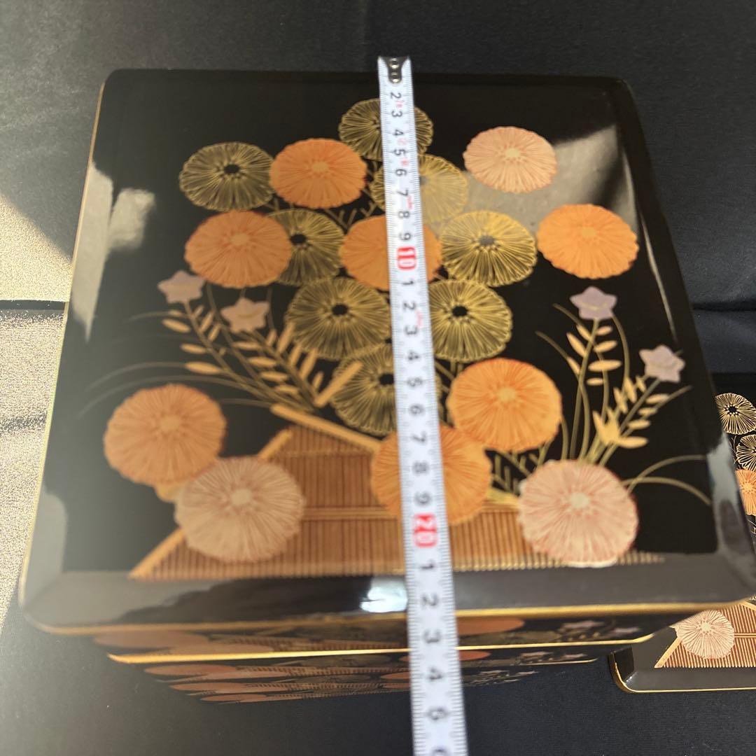 木製漆器　菊紋様 蒔絵　4段重箱　専用木箱付き 代り蓋つき