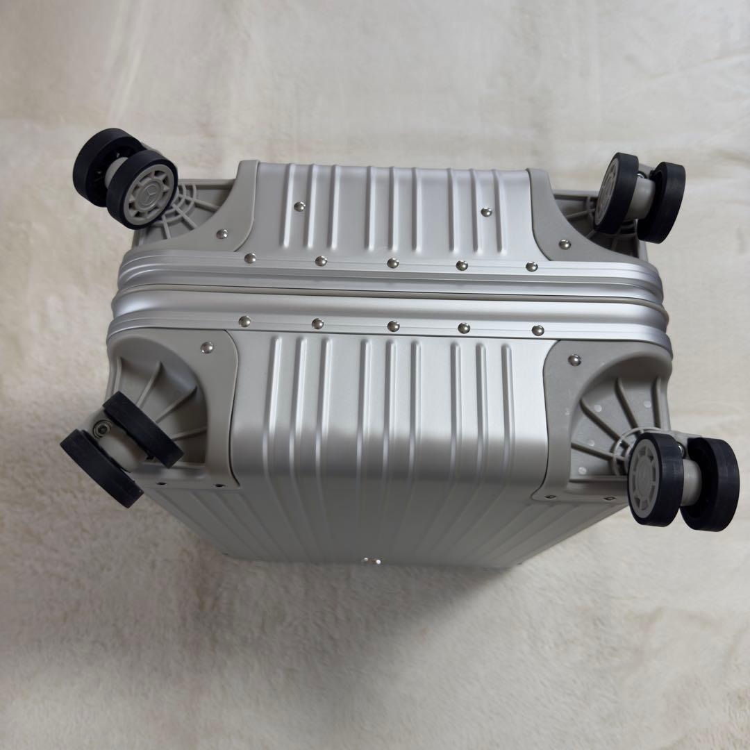 新品未使用メルセデスベンツ　アルミボディーキャリーケース4輪TASロック保存袋