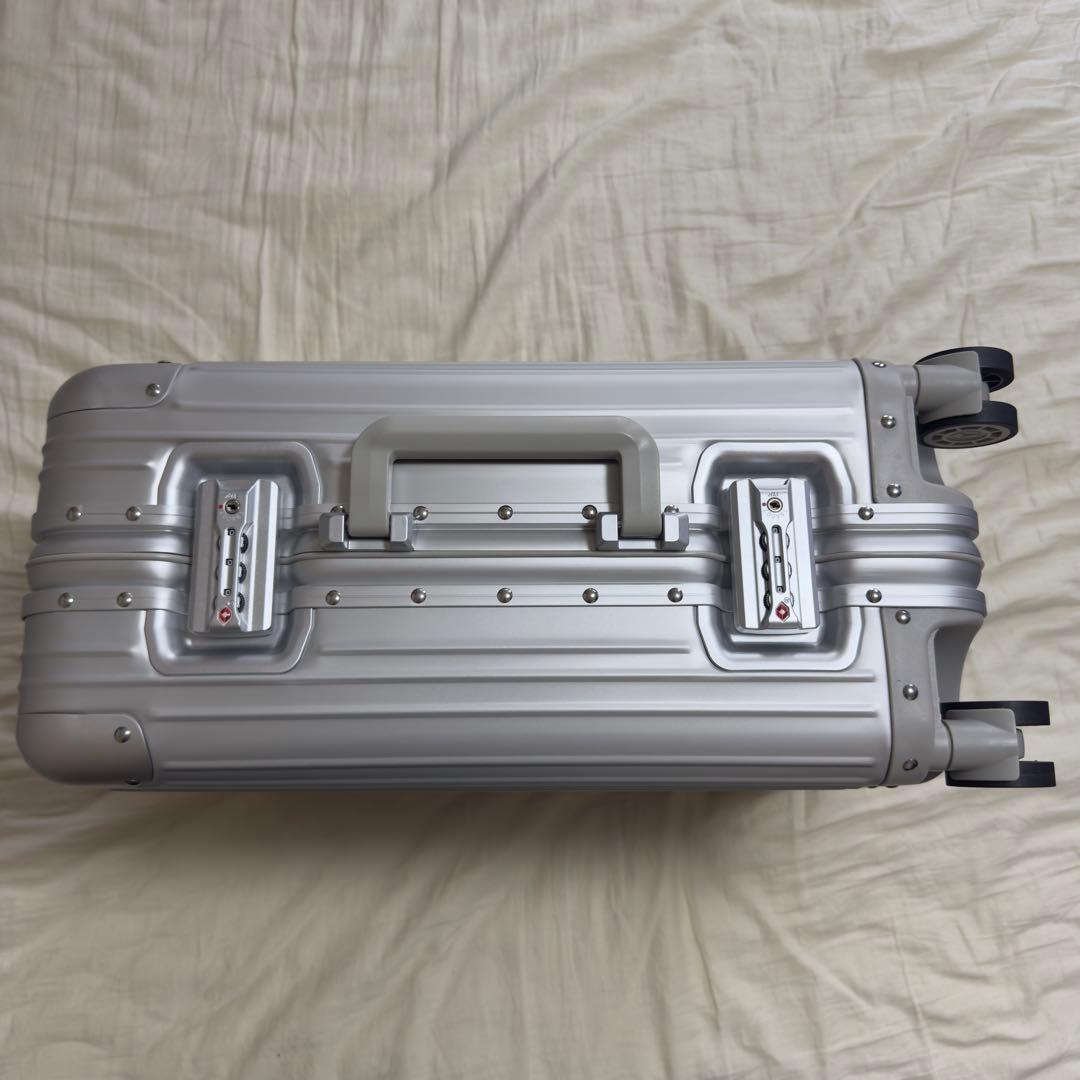 新品未使用メルセデスベンツ　アルミボディーキャリーケース4輪TASロック保存袋