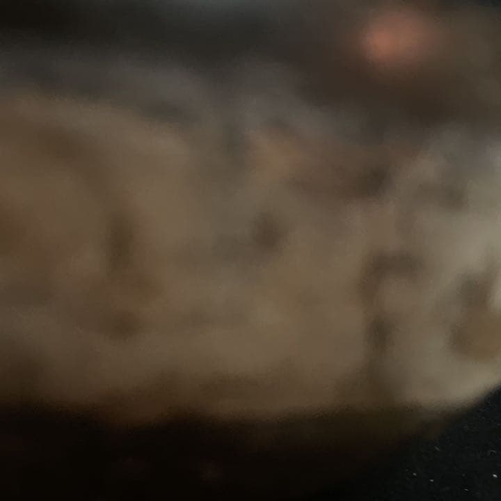 ペルー　地上絵のナスカの土中から発掘された土器です