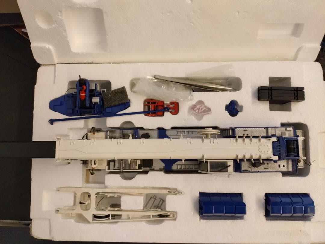 TADANO ATF 400G-6 クレーン模型