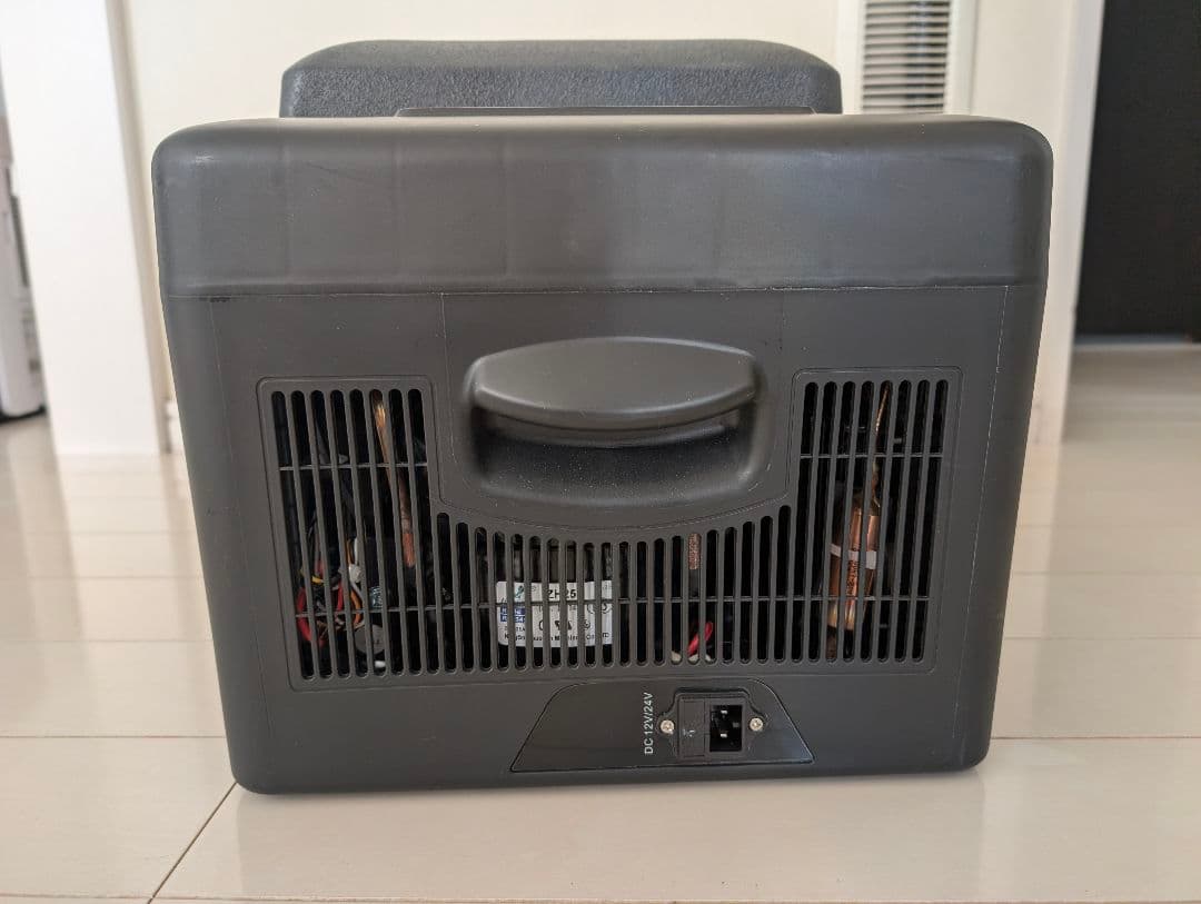 2024年製　アイリスオーヤマ ポータブル冷蔵庫 IPD-2A-B 20L