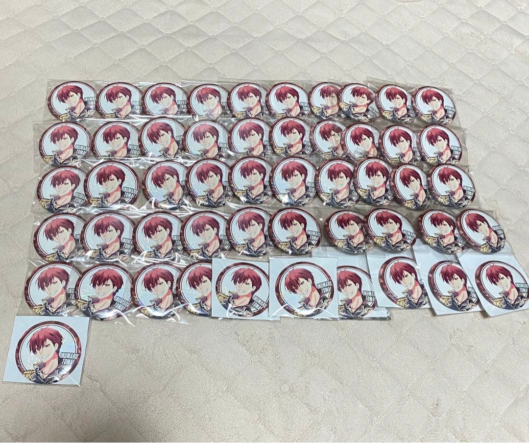 狗丸トウマ 缶バッジ ブラホワ