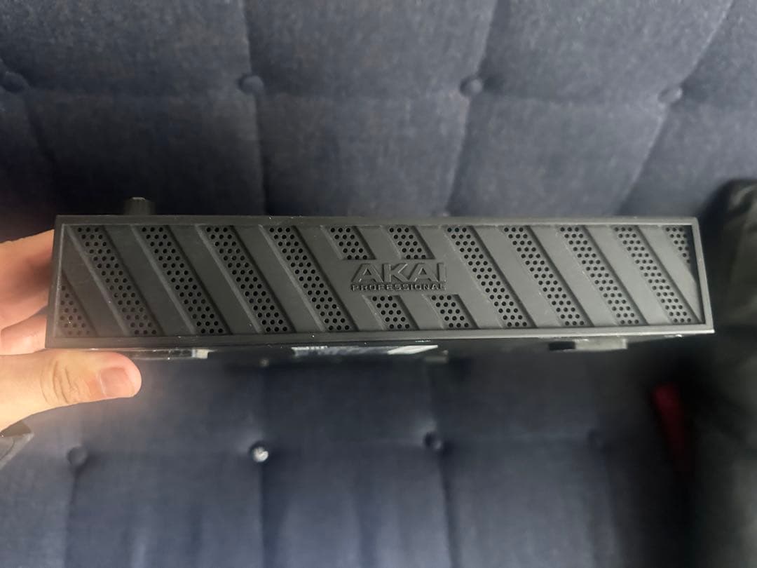 AKAI MPC Live IIスタンドアロン サンプラー