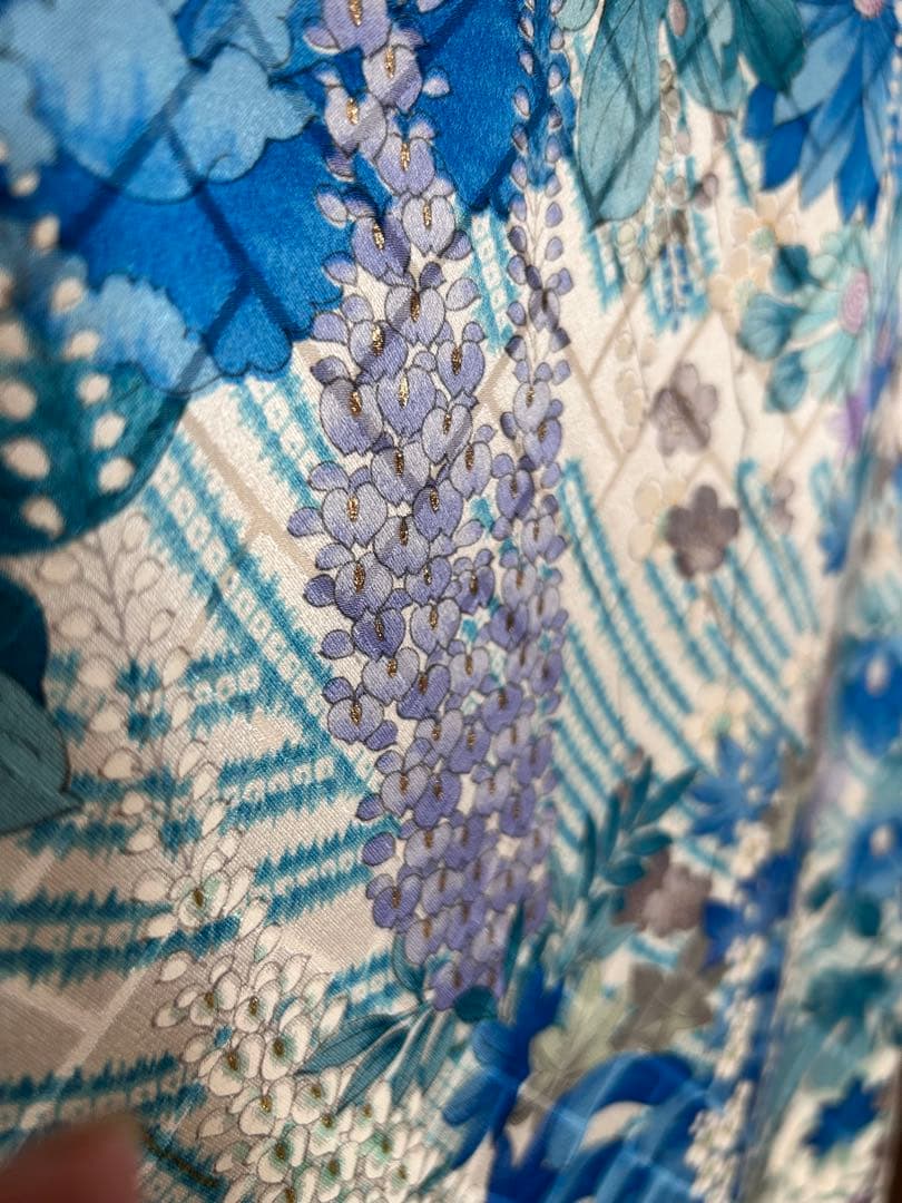 青花総柄 振袖 装い金彩 身丈157.5 裄66 袖丈111