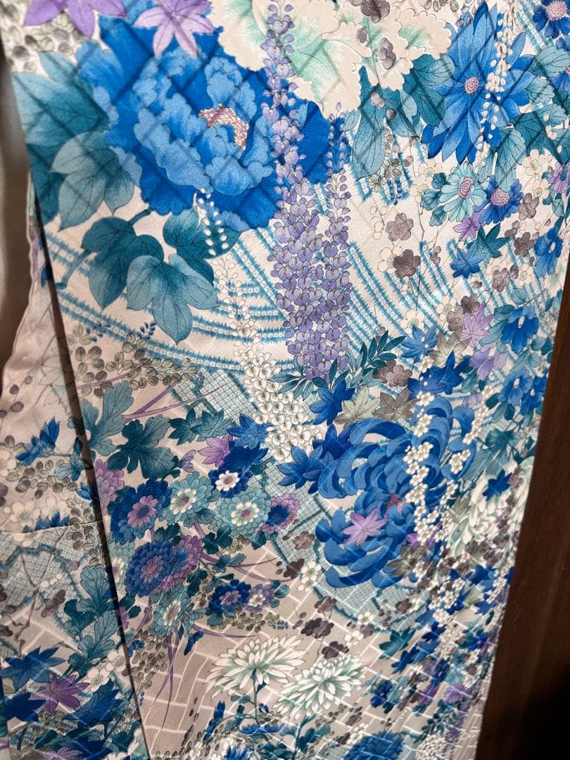 青花総柄 振袖 装い金彩 身丈157.5 裄66 袖丈111