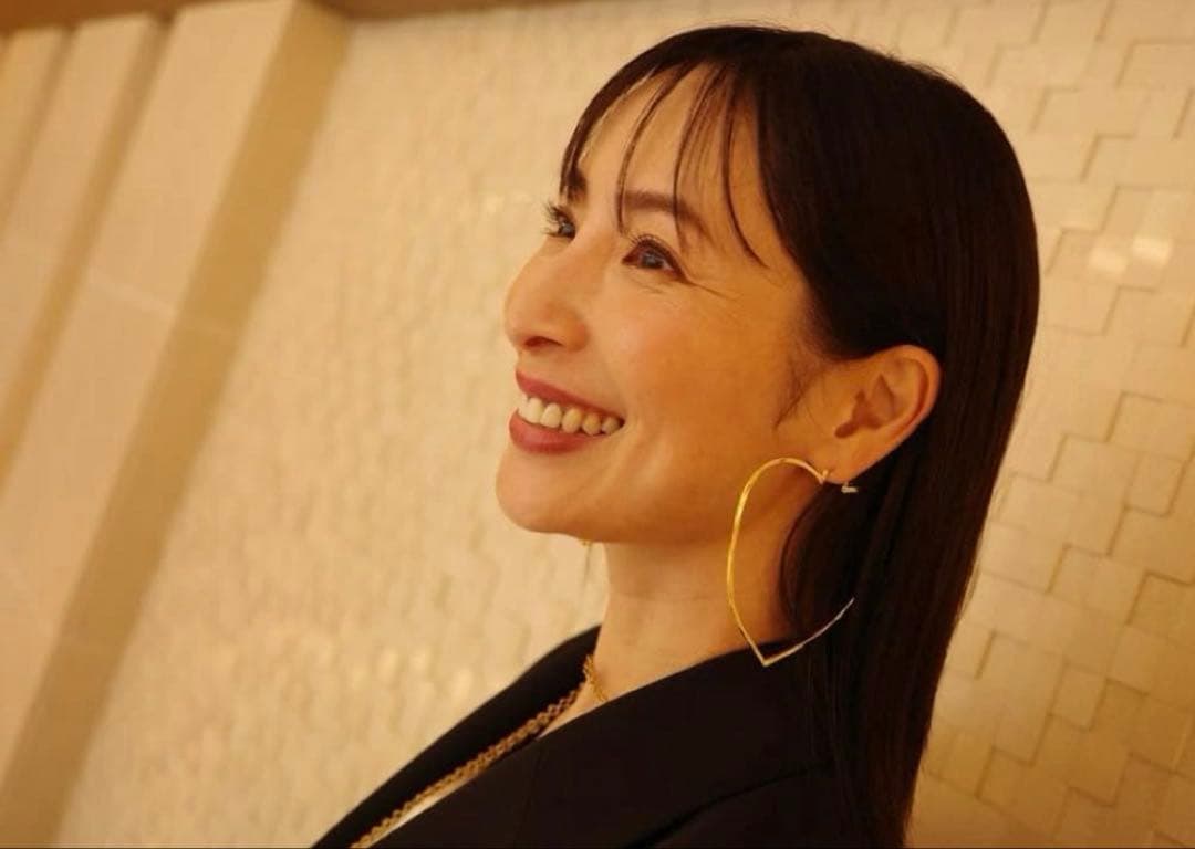 mayuco.ゴールドピアス akikiコラボ　ハートフープ