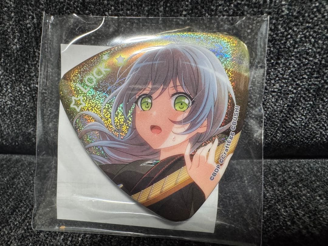 バンドリ ロック たまみくじ ピック型ホロ缶バッジ