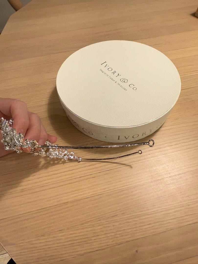 Ivory & Co. Charlotte ティアラ　結婚式　新婦