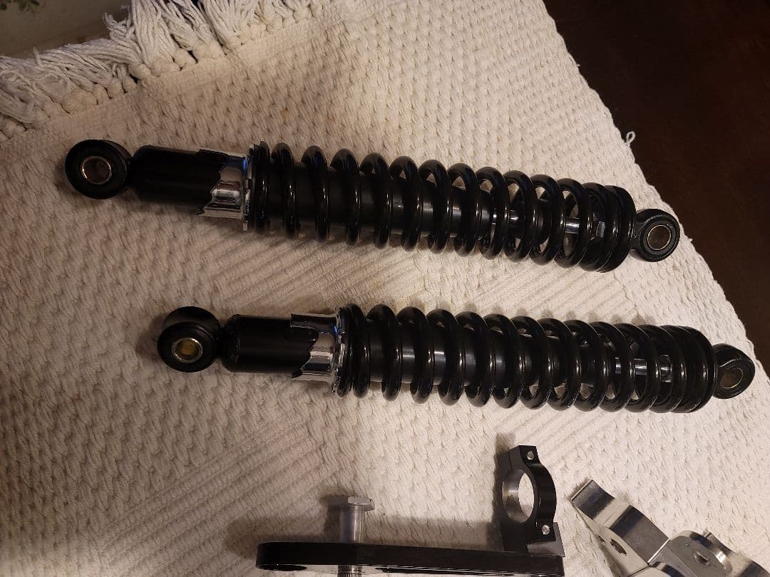 ●値下げいたしました●ZRX400 細巻きリアショックとレイダウンキットのセット