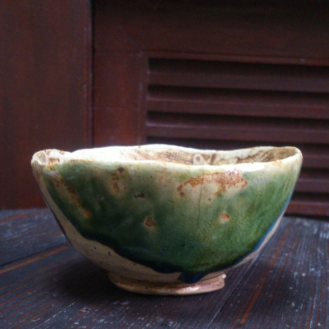 古織部水車文茶碗【桃山～江戸初期】