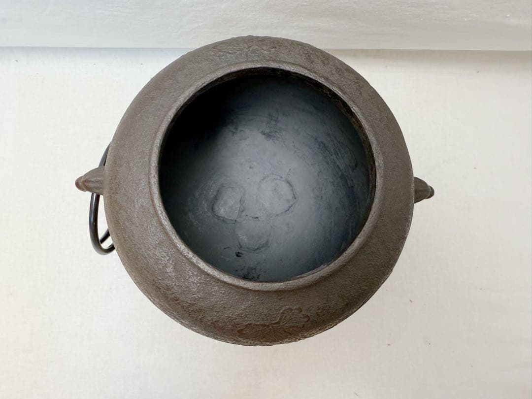 未使用 茶道具 釜師 大國藤兵衛造 銀摘み 蔦地紋 棗釜 鉄釜 共箱