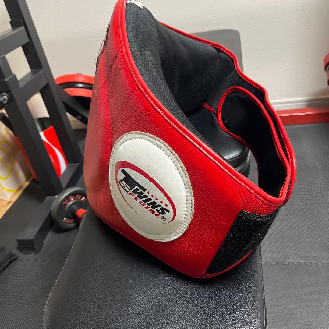 TWINS ボディーミット　キック打撃練習　格闘技