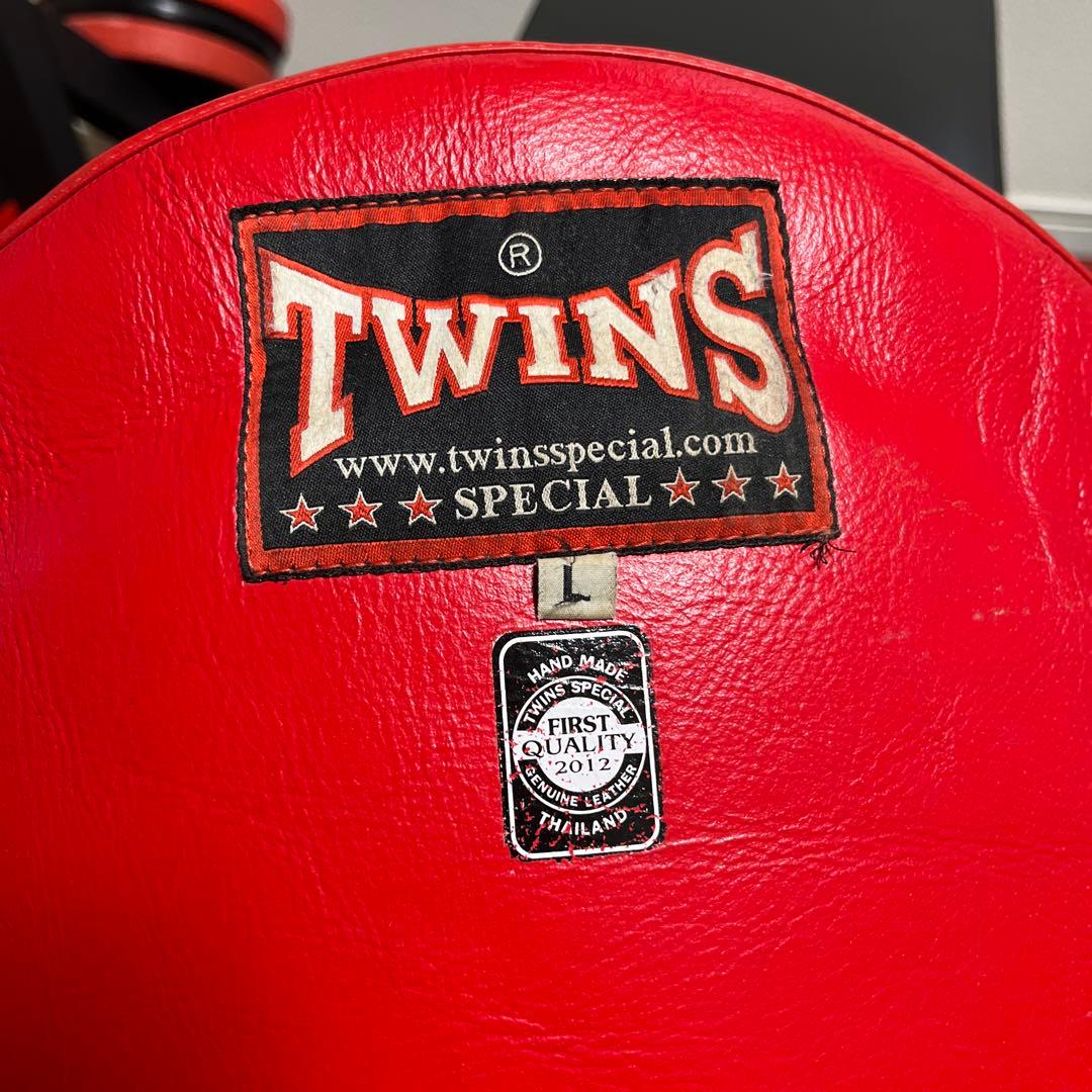TWINS ボディーミット　キック打撃練習　格闘技