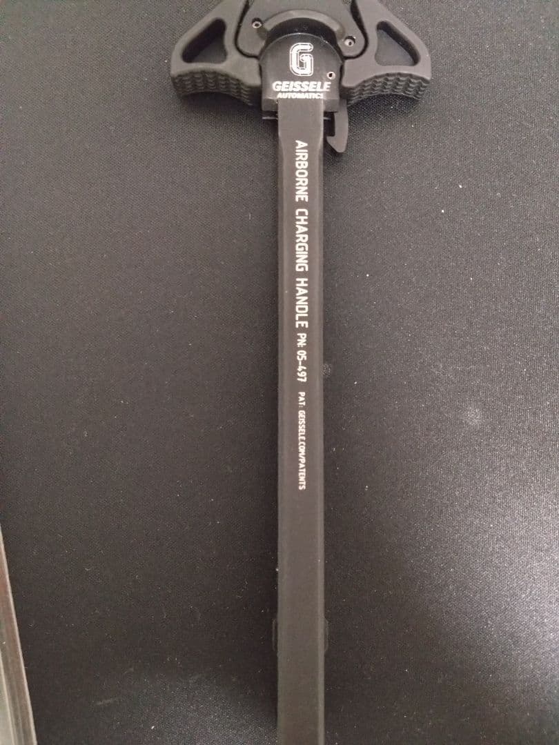 【実物】GEISSLE AIRBORNE CHARGING HANDLE