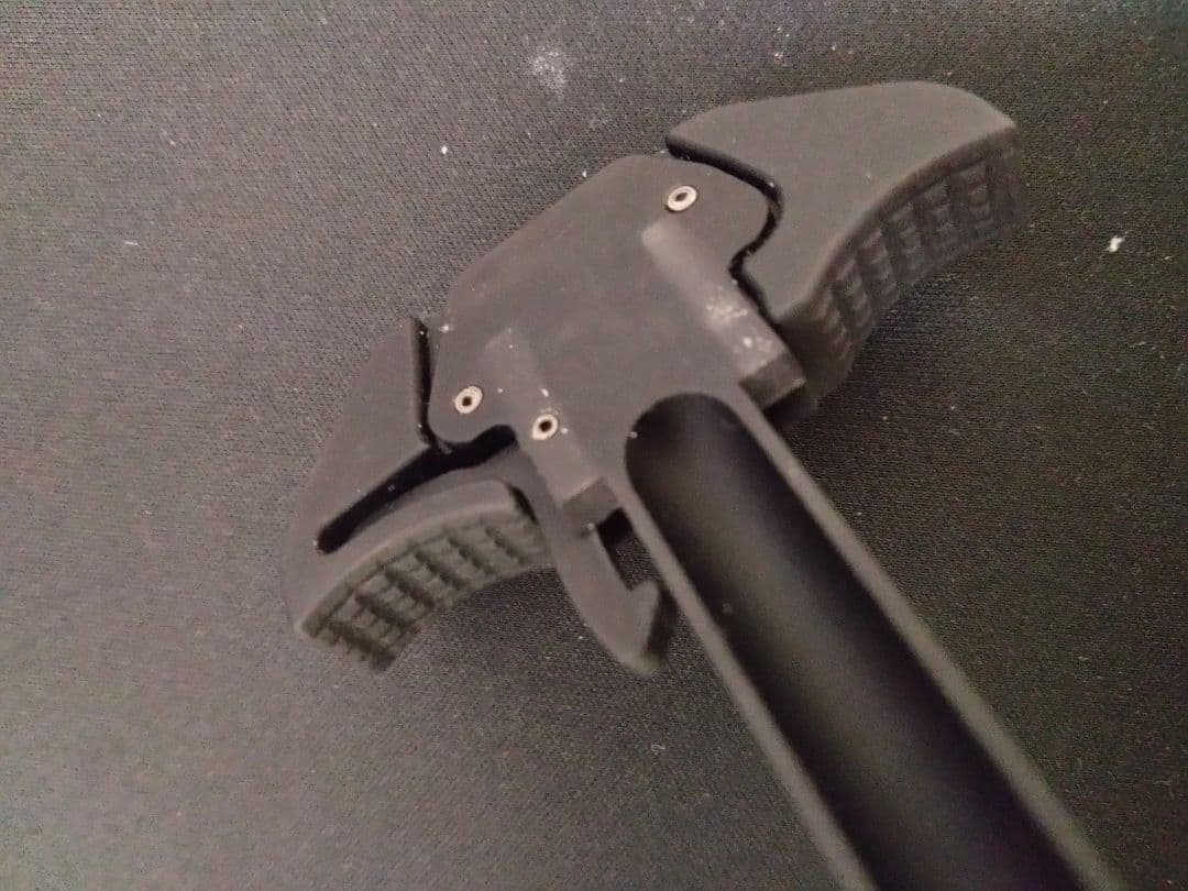 【実物】GEISSLE AIRBORNE CHARGING HANDLE