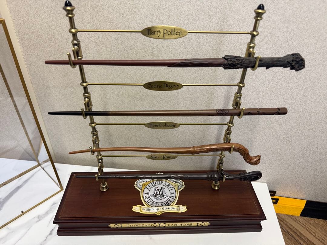 ハリーポッター　杖コレクション（ショーケース付き）