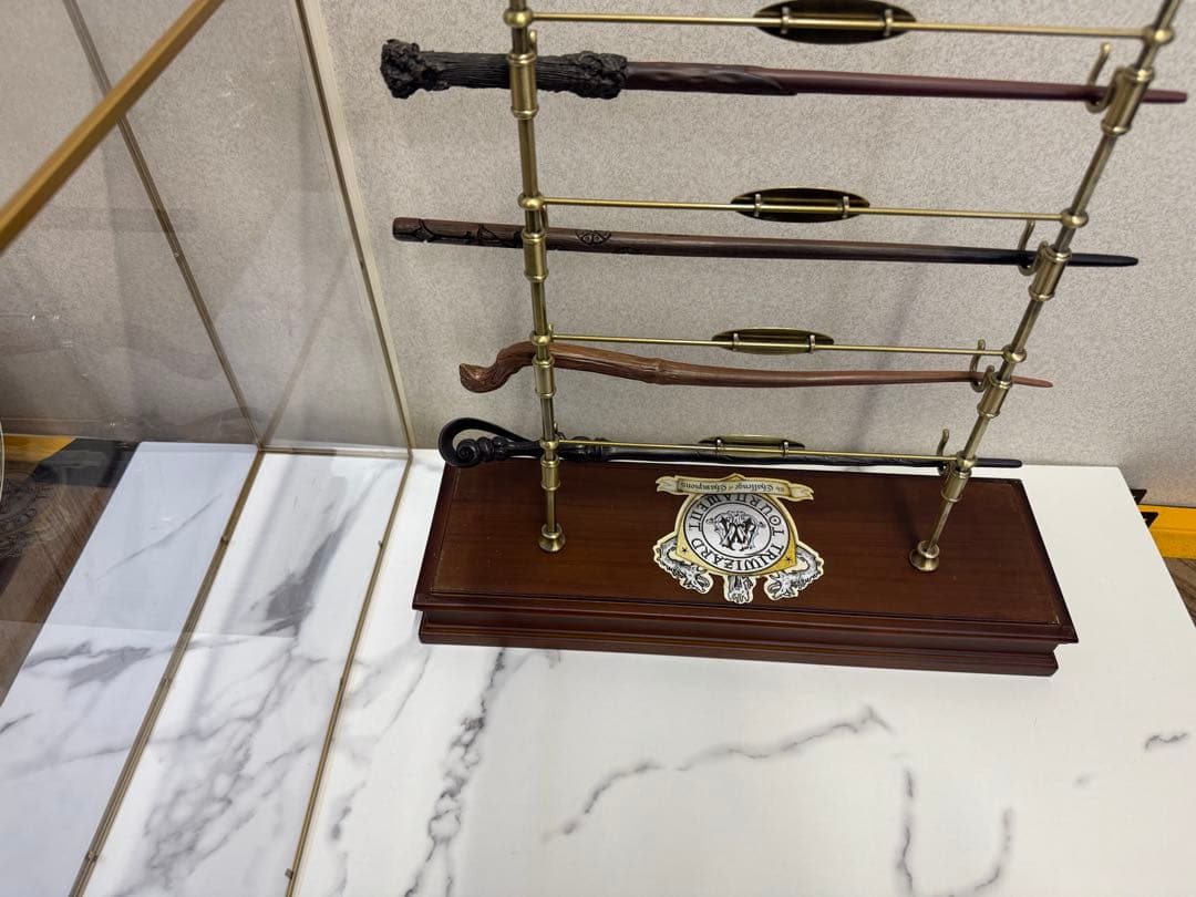 ハリーポッター　杖コレクション（ショーケース付き）