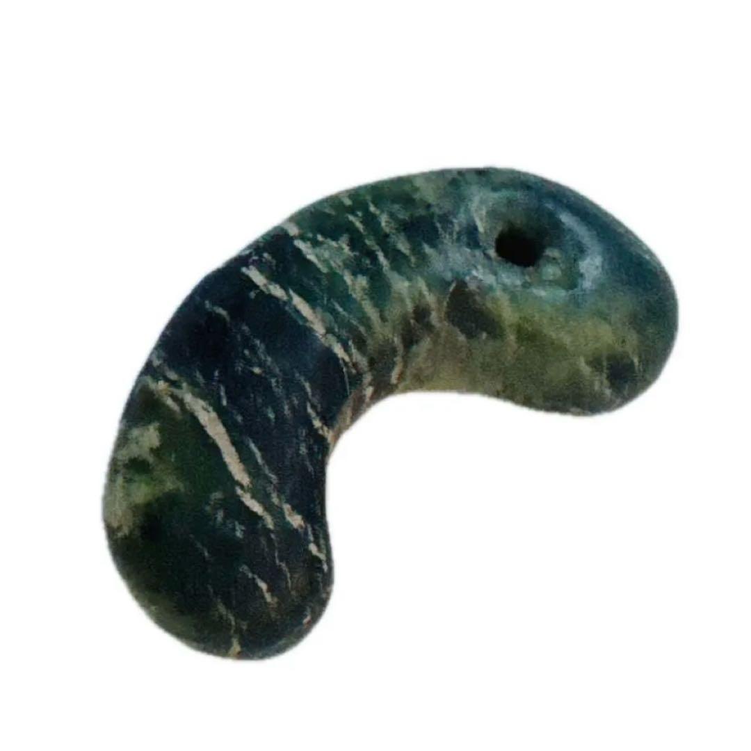 勾玉　古墳時代　縄文時代　古美術　まだら模様　貴重　34×17×8mm 土出　緑